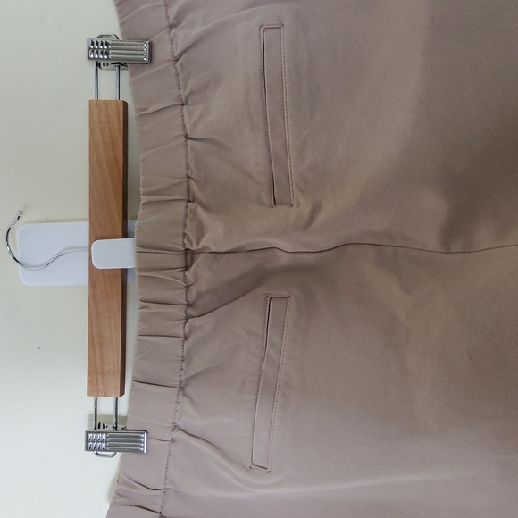 Isaac Mizrahi Women's Tan Pull-on Pants Size 18WT - Picture 5 of 7